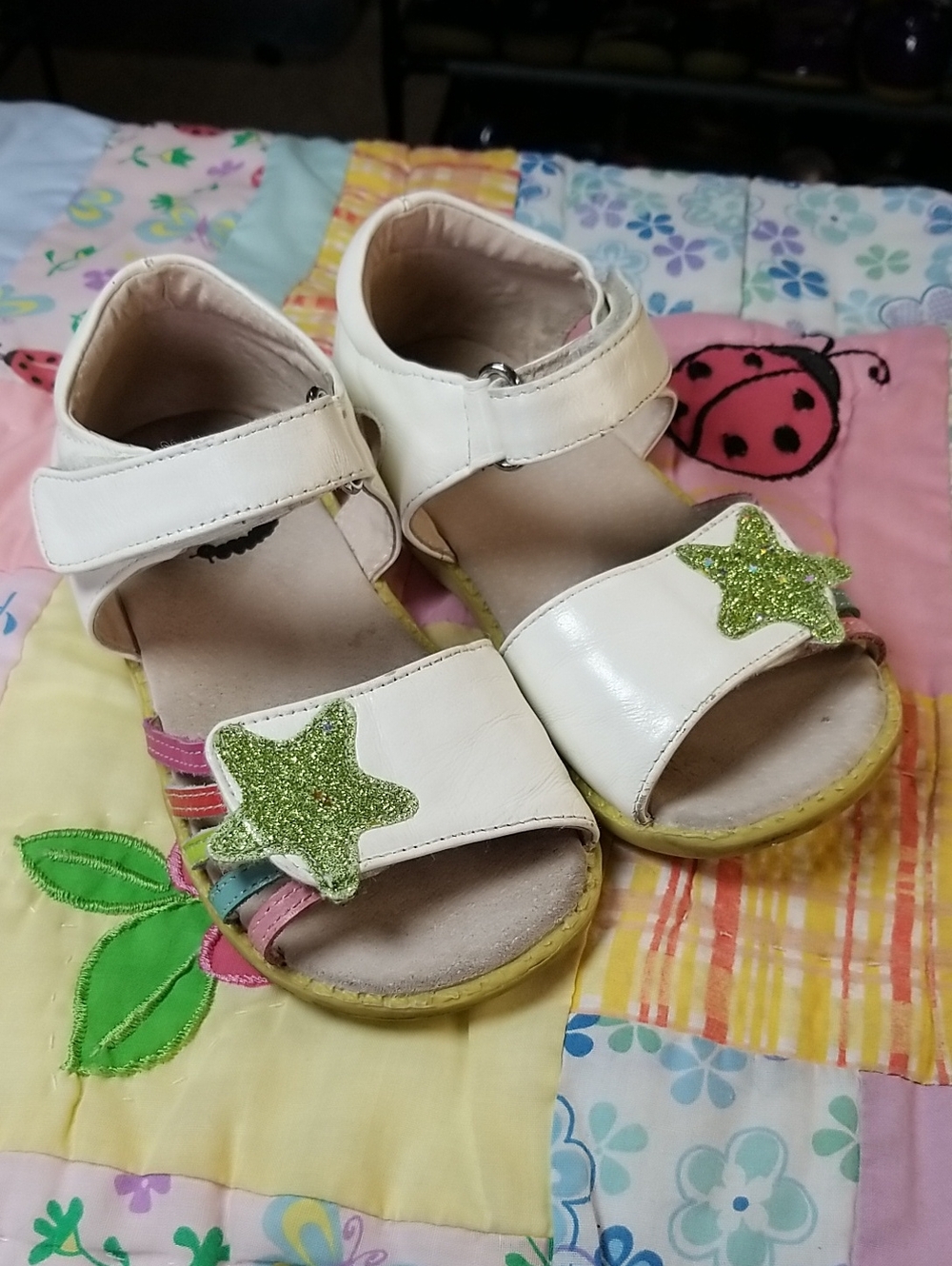 Livie & Luca Adjustable White Leather Sandals w/Green Glitter Star Size 12 Nova